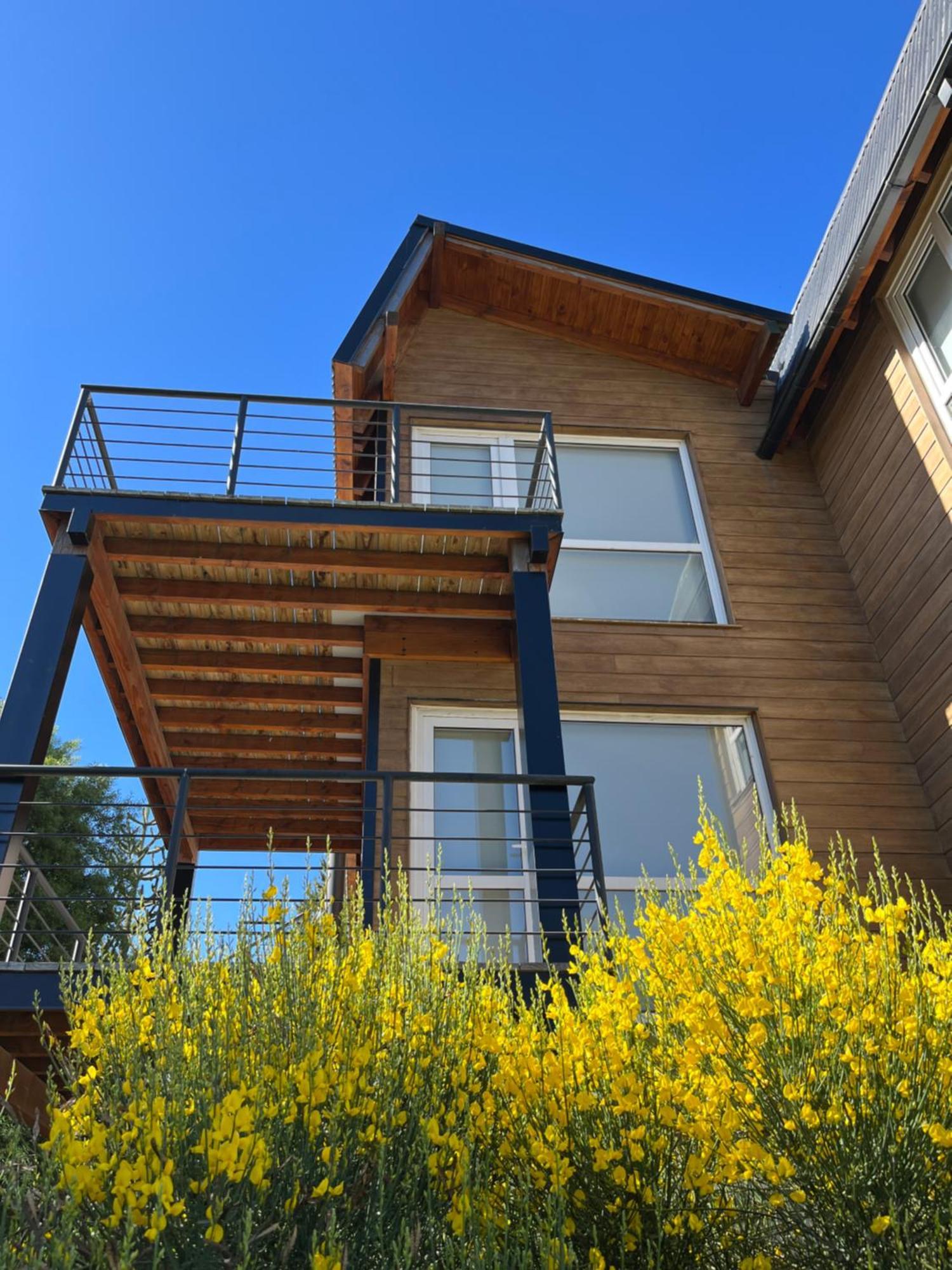 Balcones De Montana